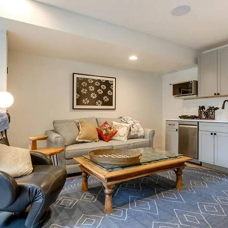 דנוור Brand New Two Room Apartment Building On A Park מראה חיצוני תמונה